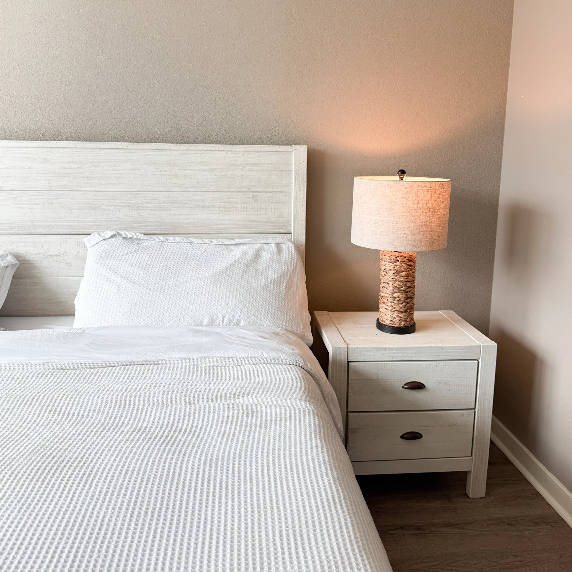 Montauk Bedroom Set (5-Piece) - Image 36
